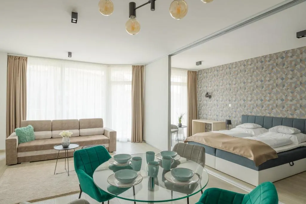 Parizs Garden Apartments, hotel in Debrecen