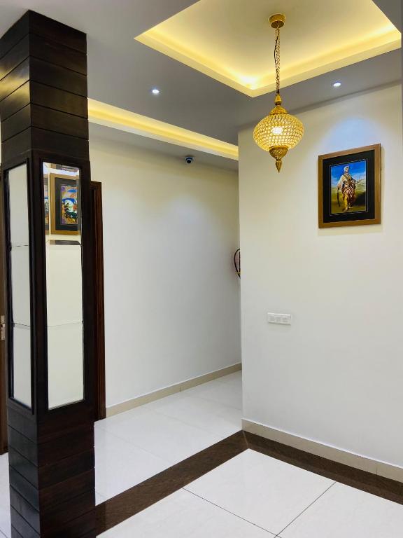 hotel s.s royal photo