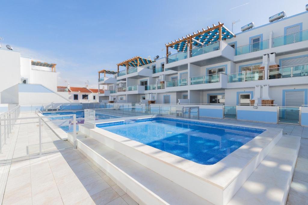 Numar S by ALGARVEMANTA, Manta Rota