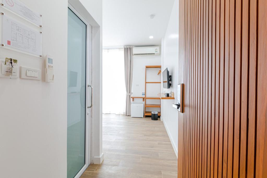 Shared lounge/TV area