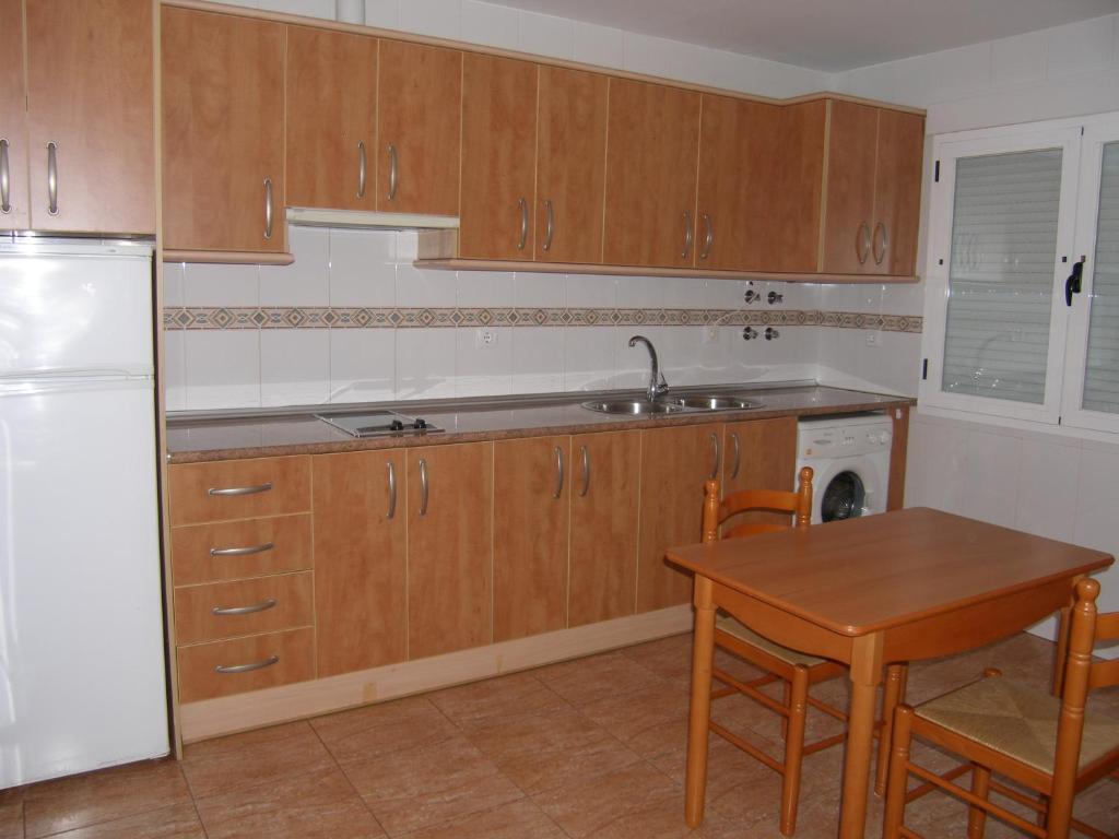 Apartamentos Maracay — Hotel rooms in Roquetas de Mar, Andalusia