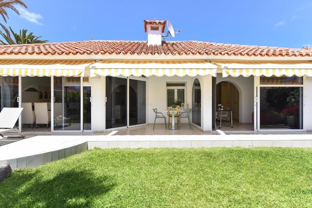 Bungalow Sun Club EM259A by VillaGranCanaria - 3