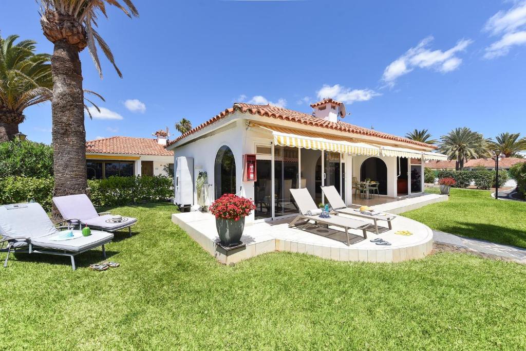 Bungalow Sun Club EM259A by VillaGranCanaria - 2
