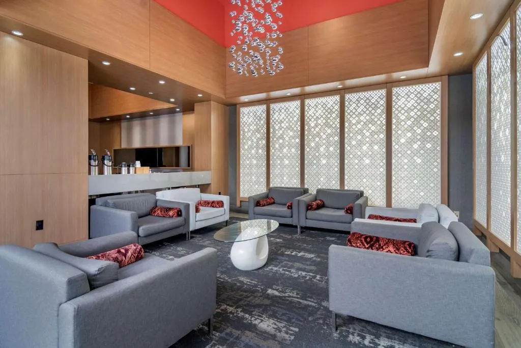 Best Western Plus Vancouver Airport Hotel，位于温哥华的酒店