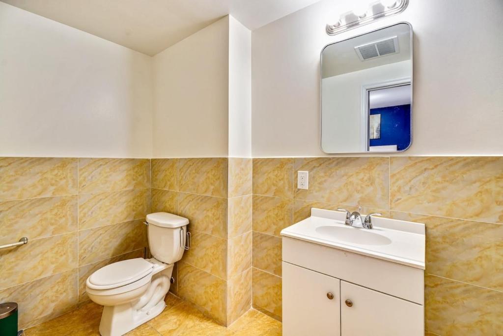 Bright stylish &great location 2bd Apartment photo