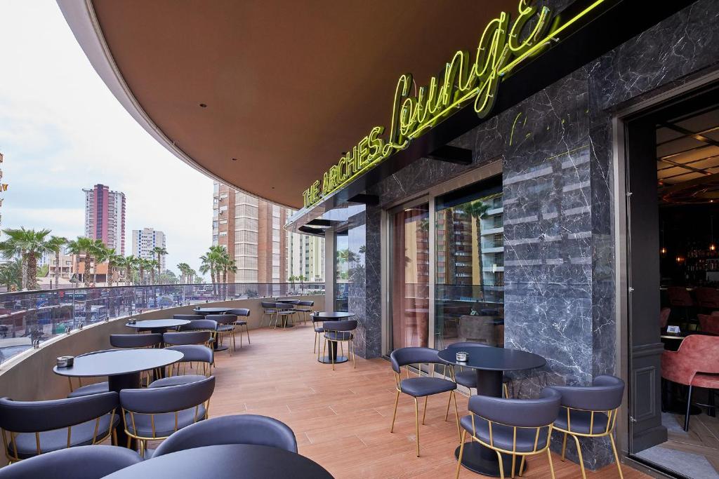 Hotel Gold Arcos 4 Sup - Modern Luxury Experience — Restaurant & bars in Benidorm, Valencian Community