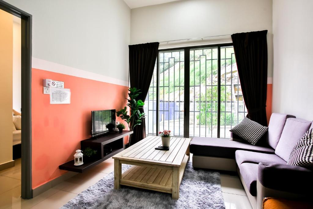 Shared lounge/TV area