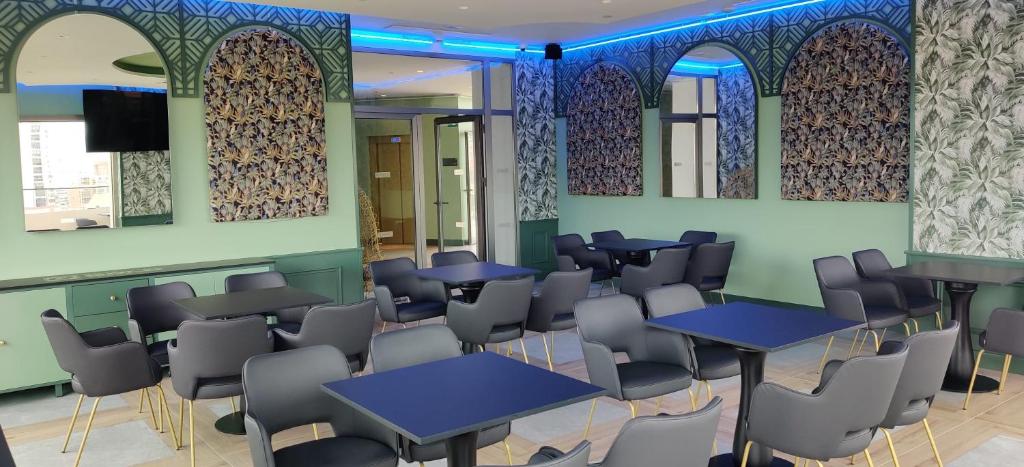 Hotel Gold Arcos 4 Sup - Modern Luxury Experience — Restaurant & bars in Benidorm, Valencian Community