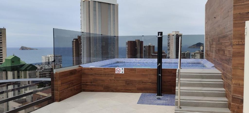Hotel Gold Arcos 4 Sup - Modern Luxury Experience — Swimming pool in Benidorm, Valencian Community