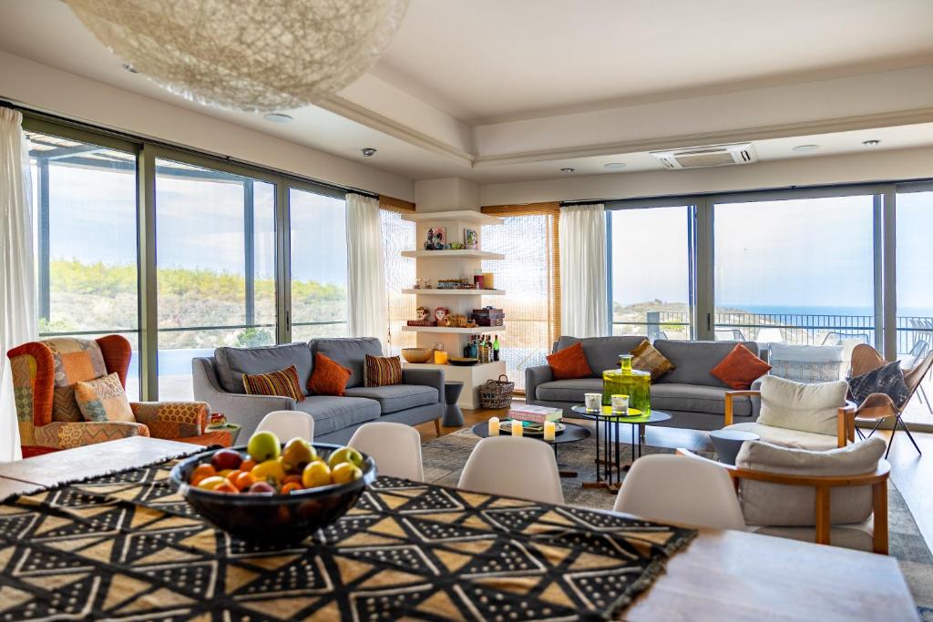 Villa Adam Beach Front with Private Butler 전경