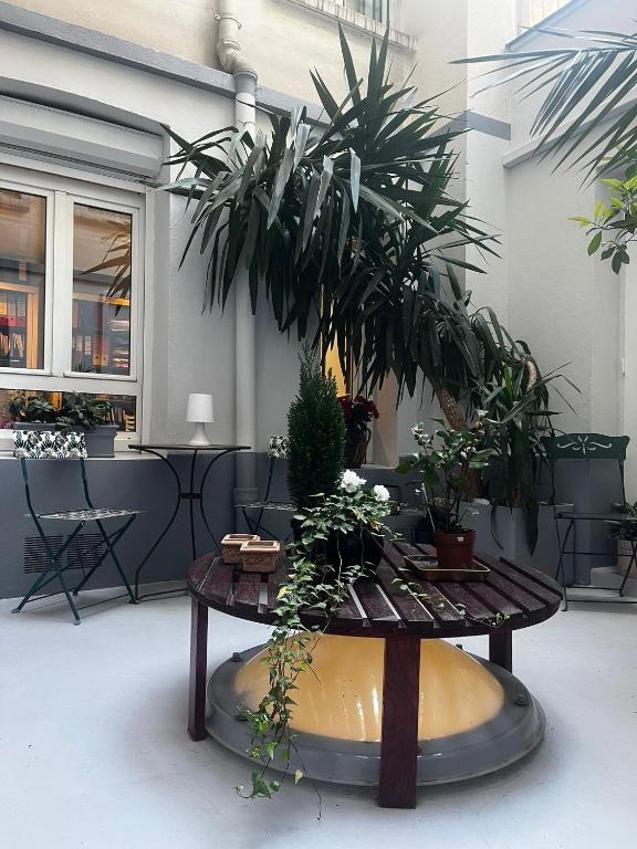 View, Hotel Alison in Paris