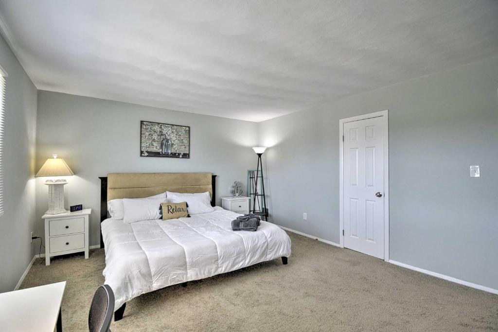 Sunny Norfolk Duplex - Walk to Lake and Beach! photo