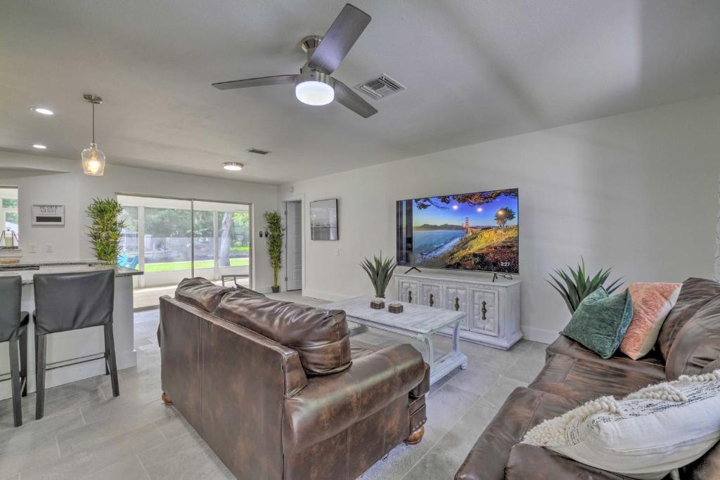 Canalfront Retreat with Fire Pit and Boat Dock!, Crystal River