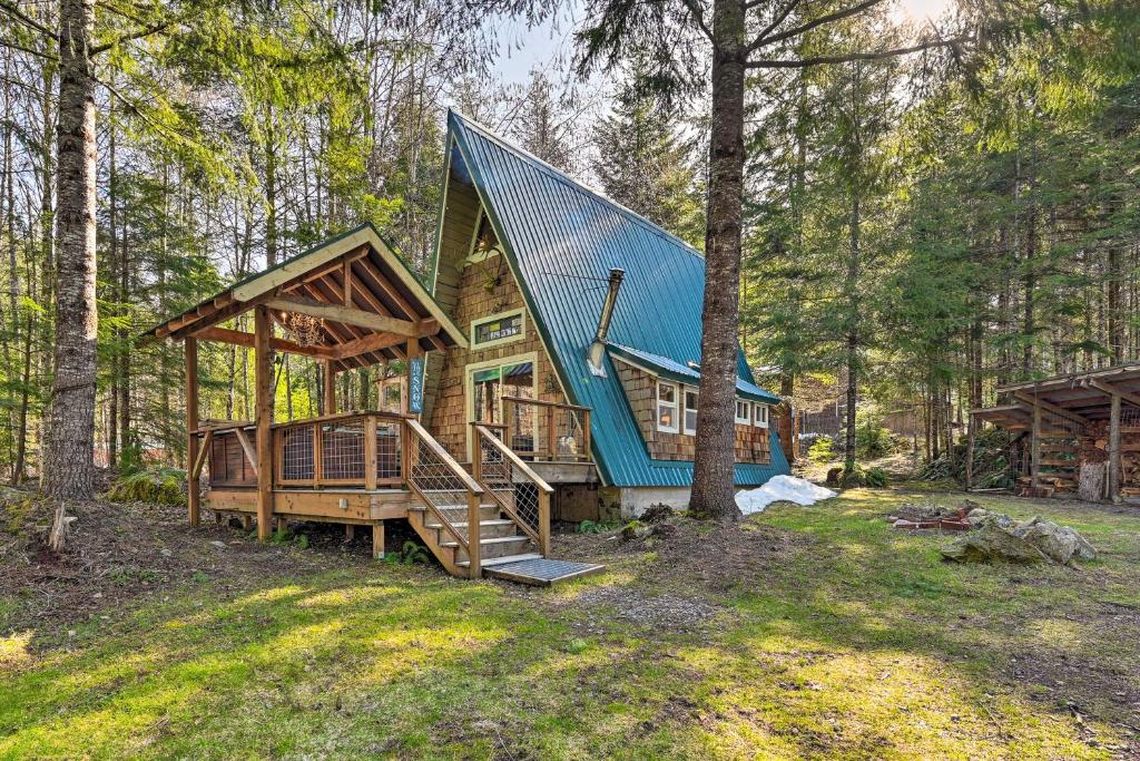 Enchanting A-Frame Cabin with Private Hot Tub