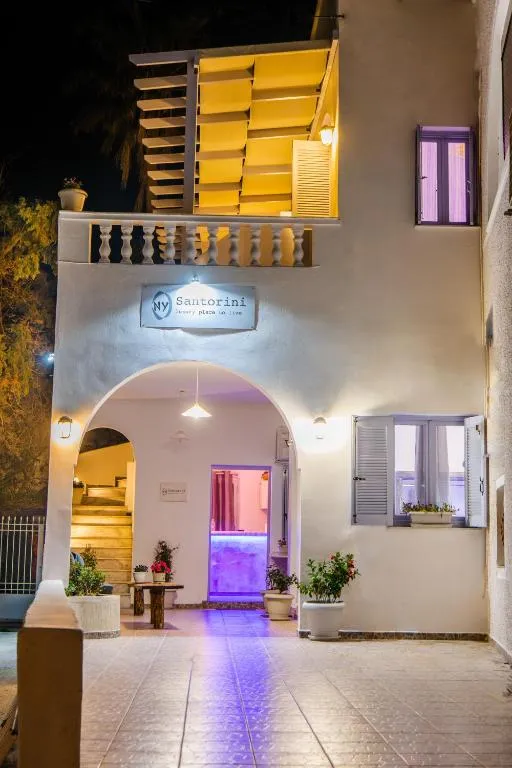 SantoriniNY, hotel en Perissa