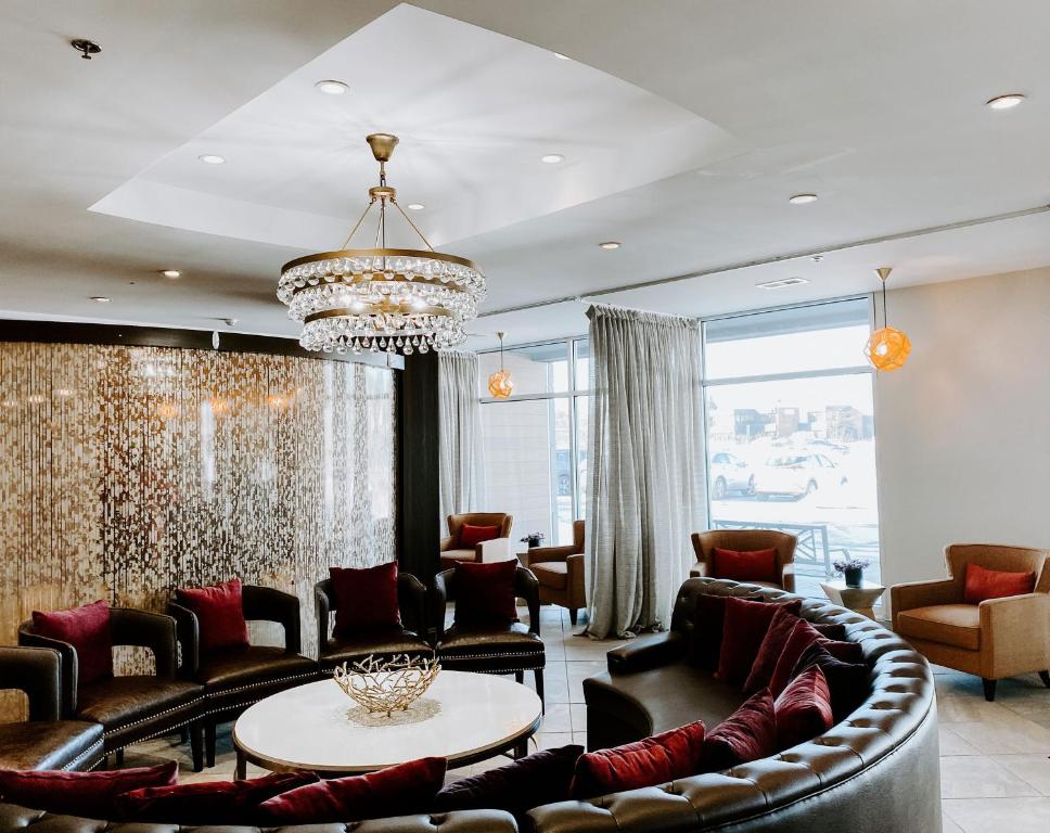 Crowne Plaza Chicago SW - Burr Ridge photo