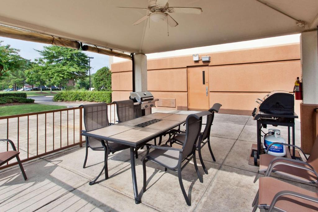 Sonesta Simply Suites 침실