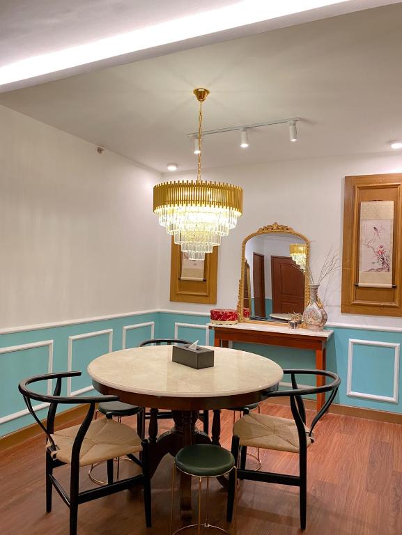 youre at - The Majesty Apartment photo