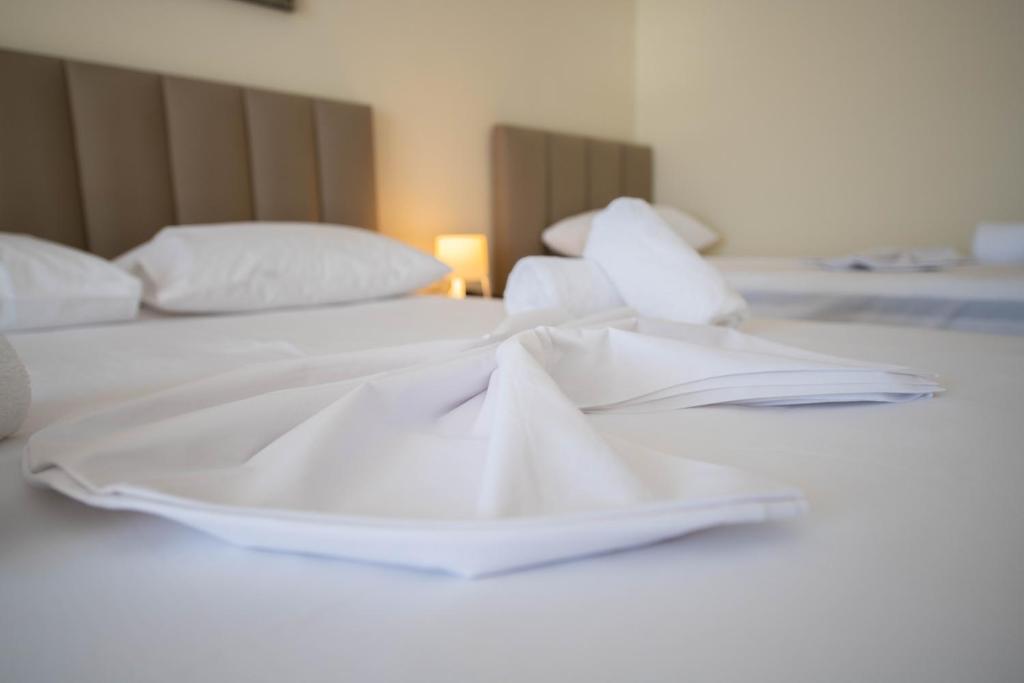 Hotel Zanzi — Hotel rooms in Durres, Durres
