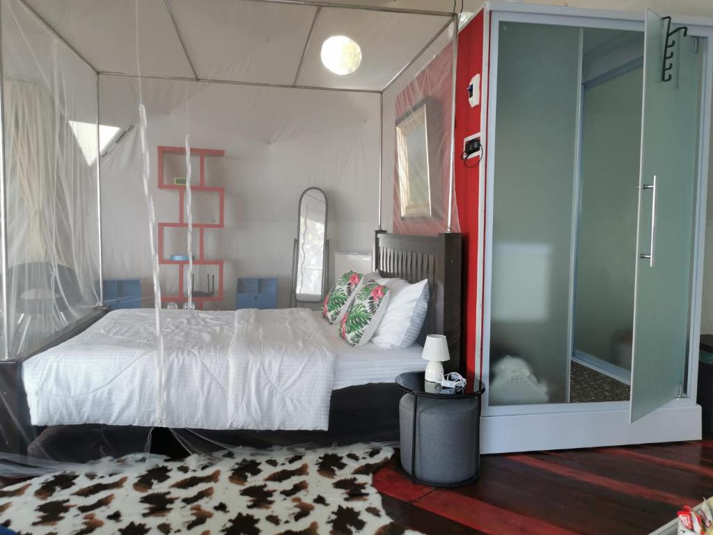 Glamping Dome Dauin Beach Resort photo