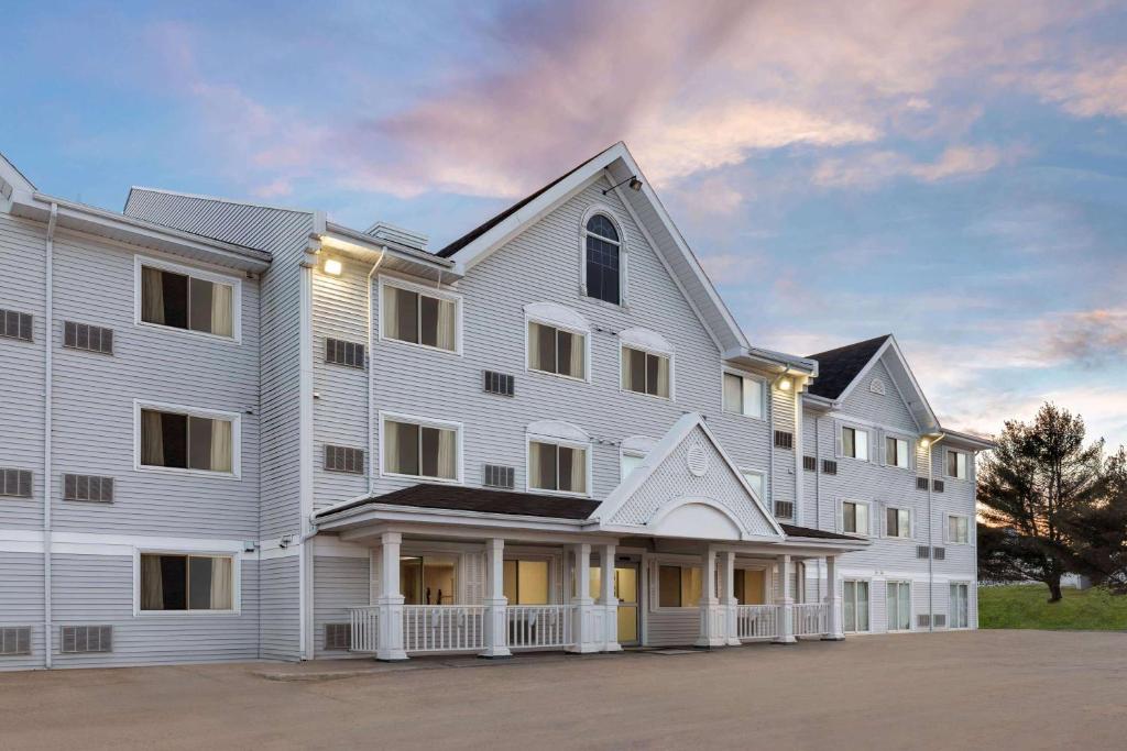 Ramada by Wyndham Miramichi New Brunswick, Miramichi