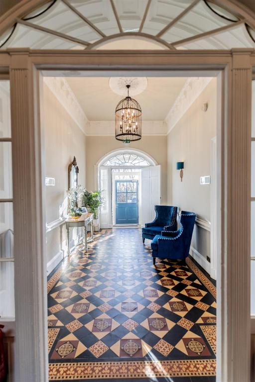 Marshall Meadows Manor House photo