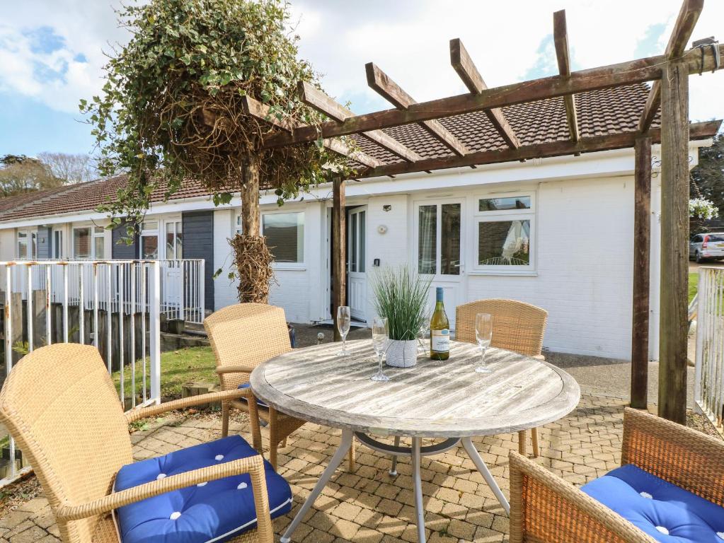 8 Munday Cottages, Yarmouth