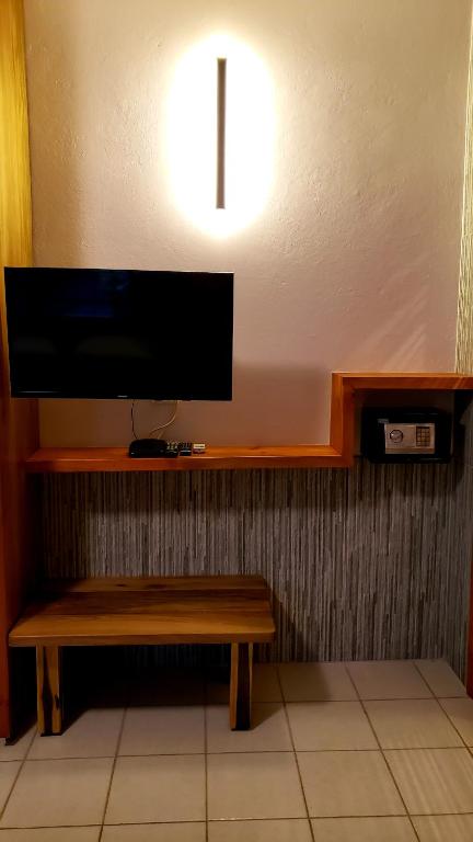 Sunrise Club Hotel — Hotel rooms in Negril