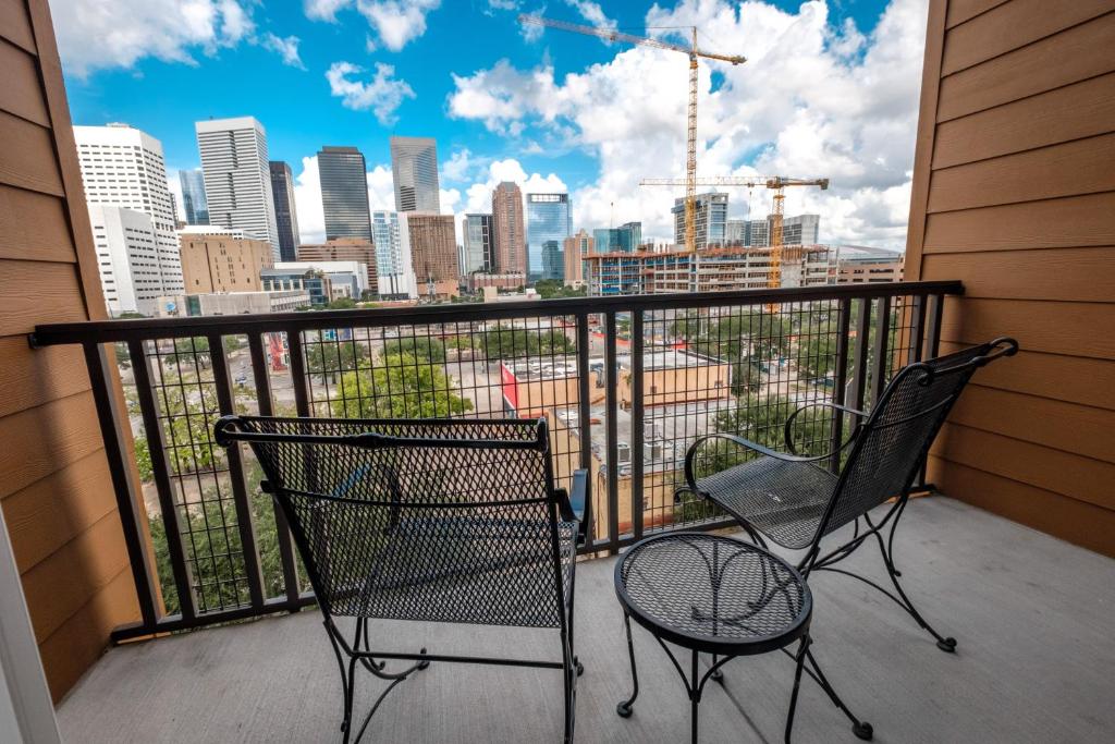 RENU at Downtown Houston photo