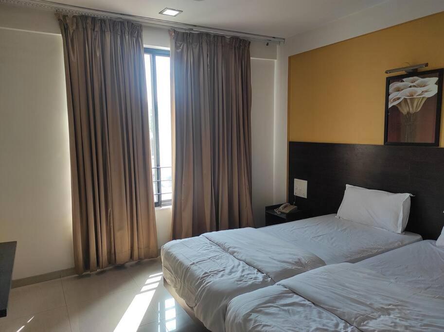 1BHK AC Service Apartment 115 photo