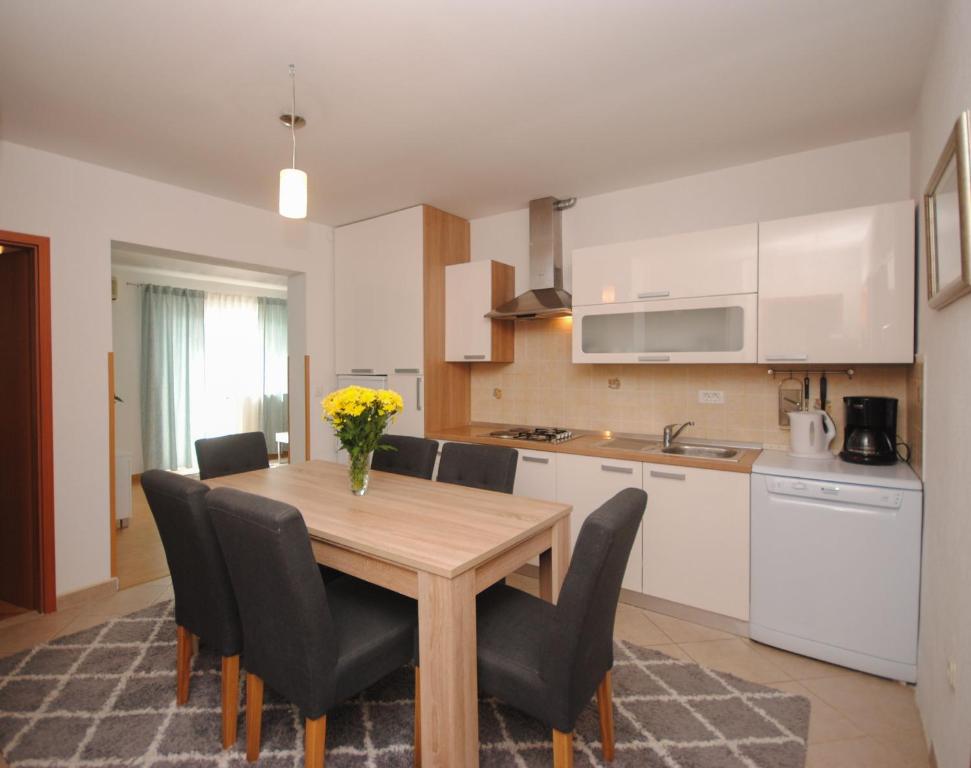 Apartment Tina, Podstrana