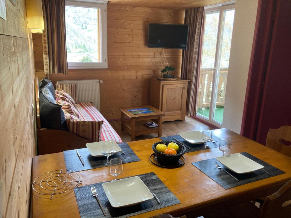 Appartement 4/6 pers 38m2, vue montagne, piscine chauffée, 500m centre ville - 3