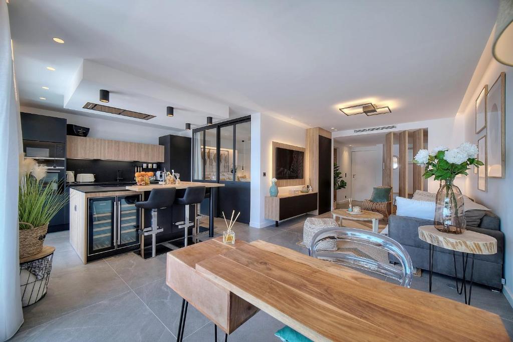 Cannes Luxury Rental - Stunning sea front apartment - 5