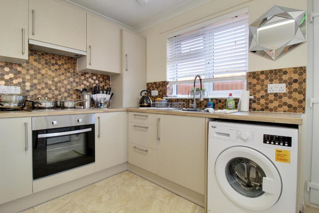 Cedar Drive, Holbeach - 1 to 4 - Self Catering photo