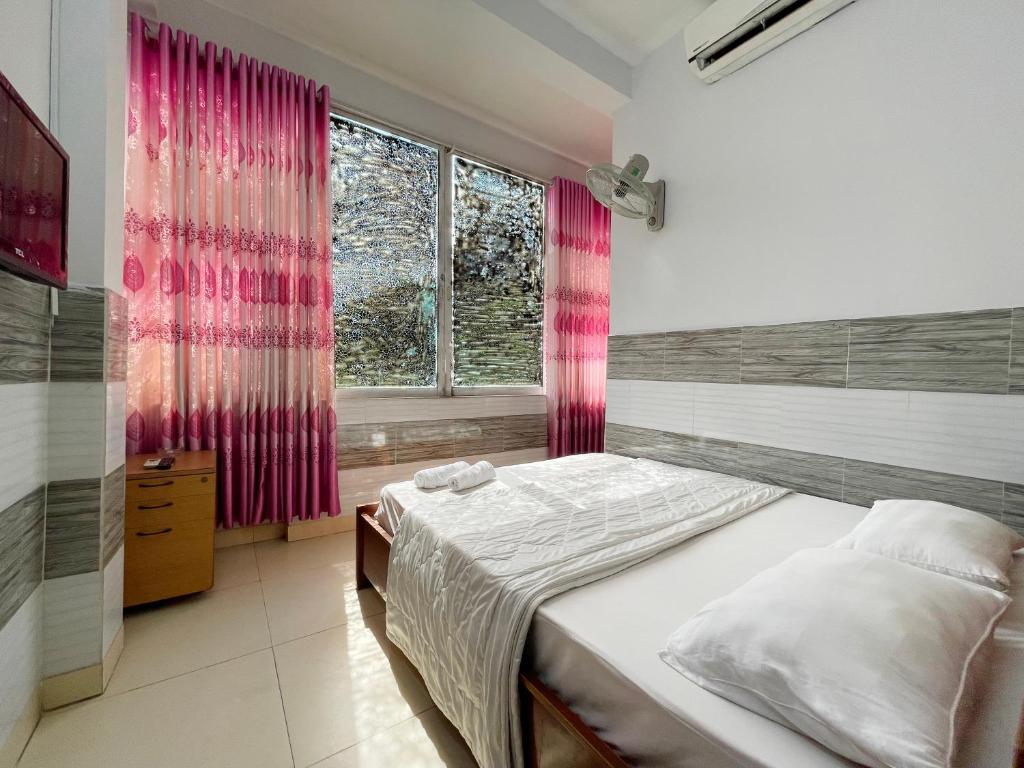 Huy Hoàng Hotel (Huy Hoang Hotel) Hồ Chí Minh, Việt Nam: Agoda.com có giá  rẻ nhất