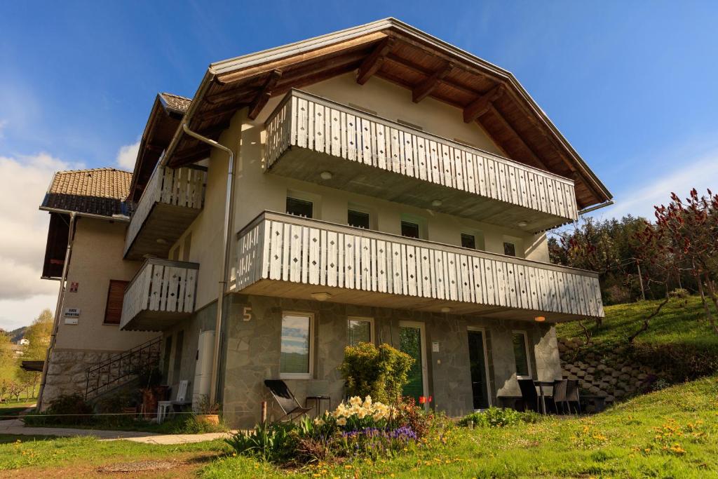 Lake House Sebanc 9