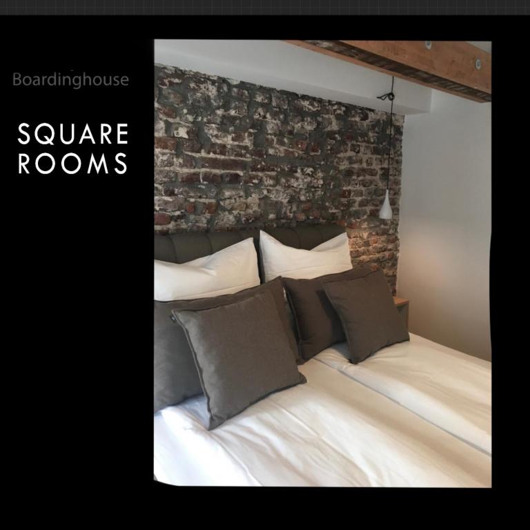 Square Rooms 20 photo