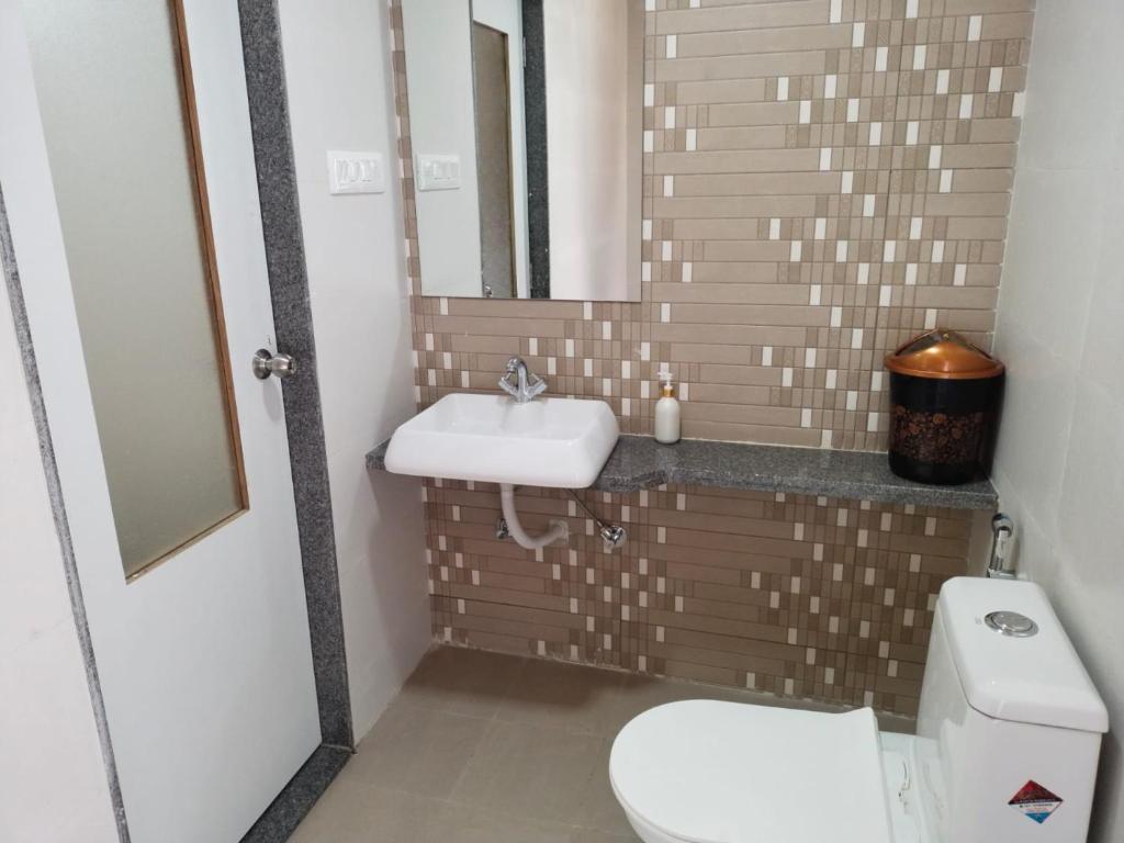 Hotel Dolphin Residency photo
