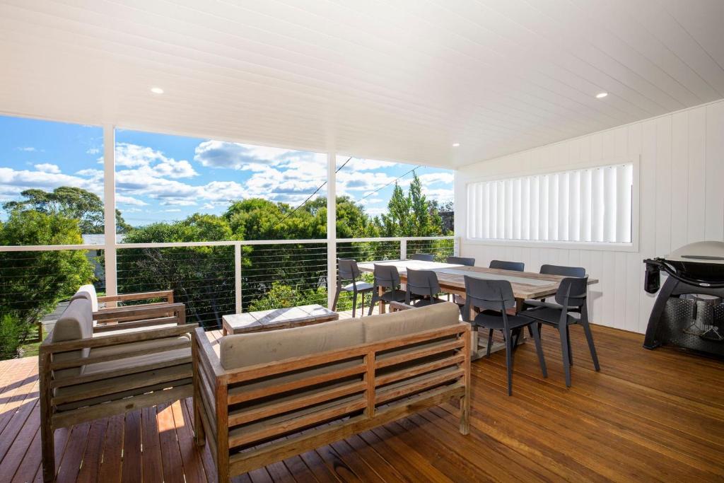 Beachcomber at Currarong - Pet Friendly - 5 Mins Walk to Currarong Rockpools, Currarong