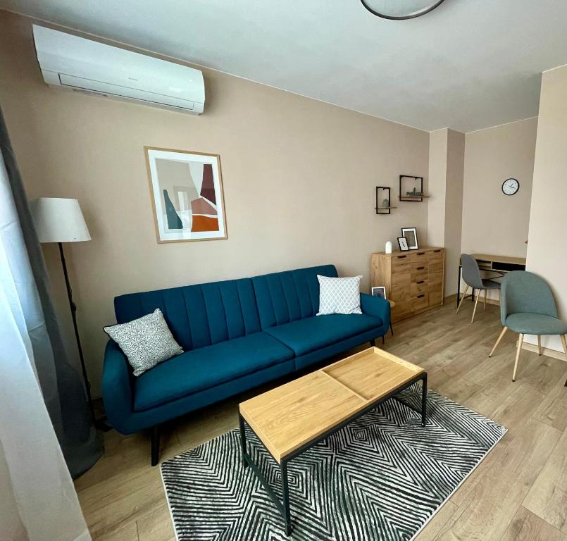 Comfy & Stylish, Varna