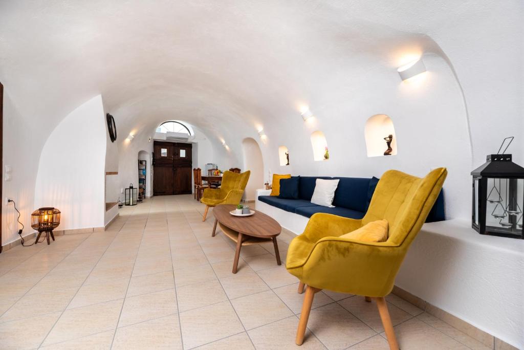Iridanos Cave House photo