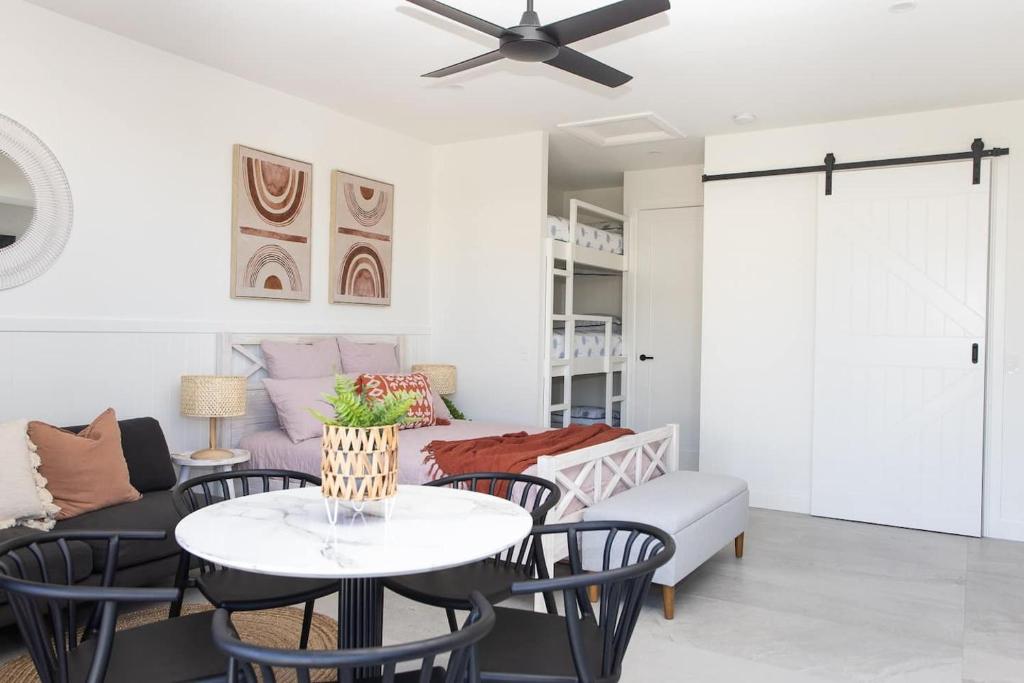 Sailfish Studio - Beachside Private Access Granny Flat by uHoliday, Kingscliff