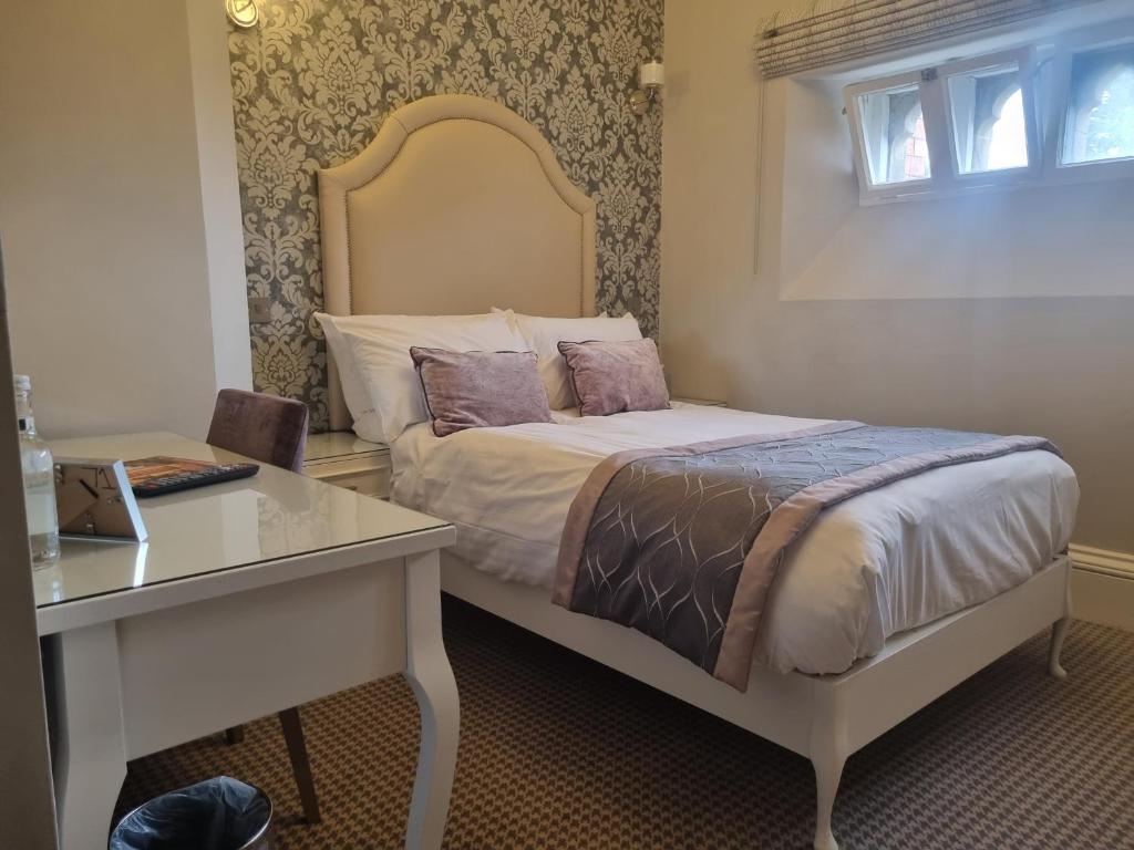 Wroxall Abbey Hotel & Estate photo