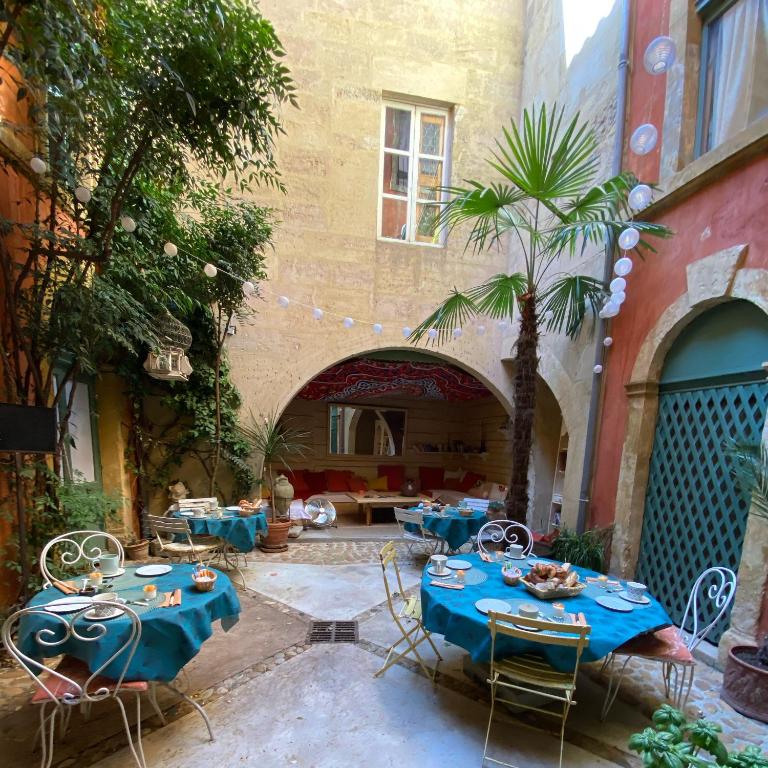 Rue du Chateau photo