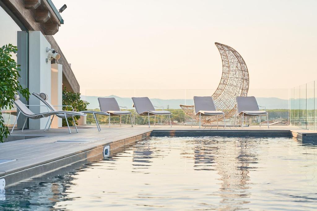 スイミングプール