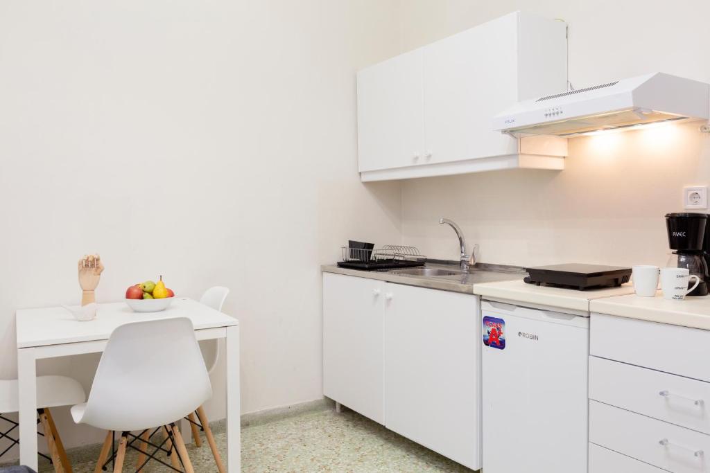 Psirri Place economy apartments centrally located photo