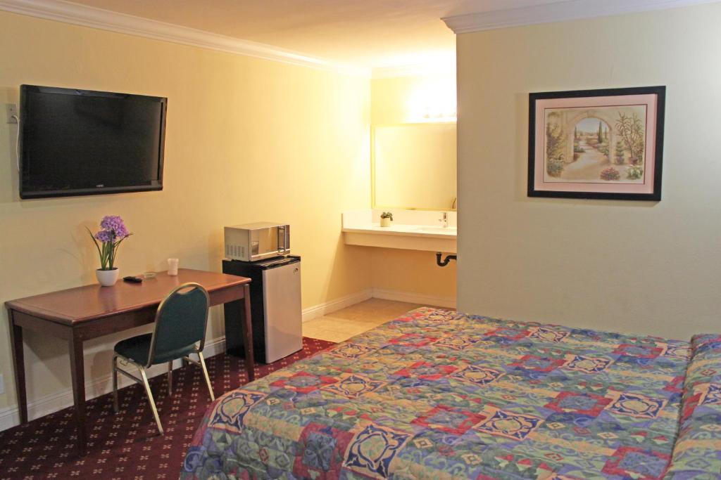 Royla Motel — Hotel in Pomona (CA)