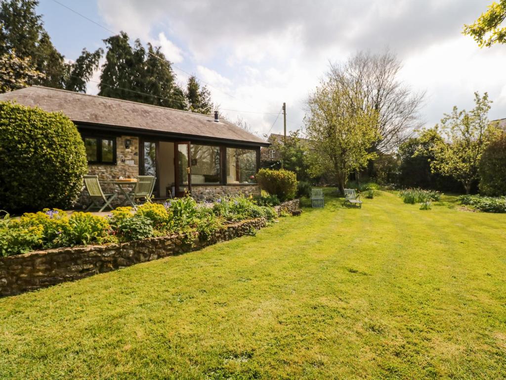 Puffin Cottage, Hawkchurch photo 6