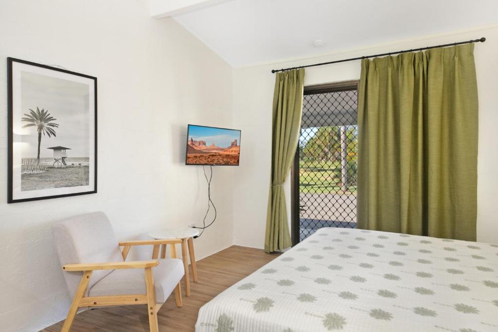 Kinka Palms Motel photo