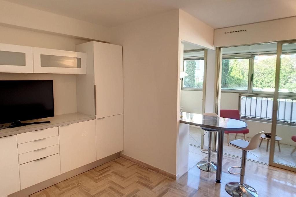 HENRI CAMILLE REAL ESTATE - Latour - Studio 150m Martinez - 3